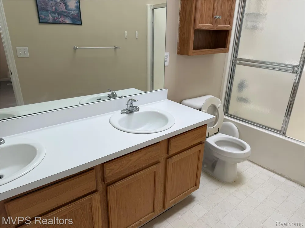 840 Andover Woods Drive Fenton City, MI 48430
