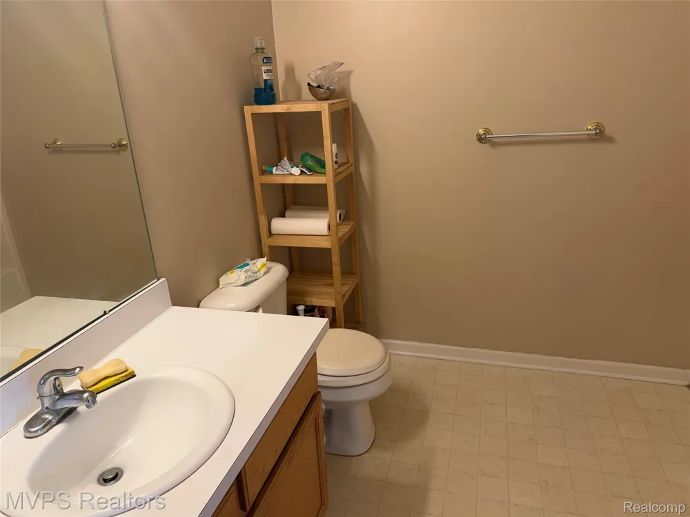 840 Andover Woods Drive Fenton City, MI 48430