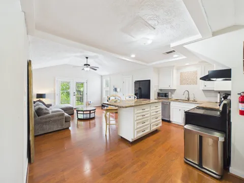 5110 Academy Street #5