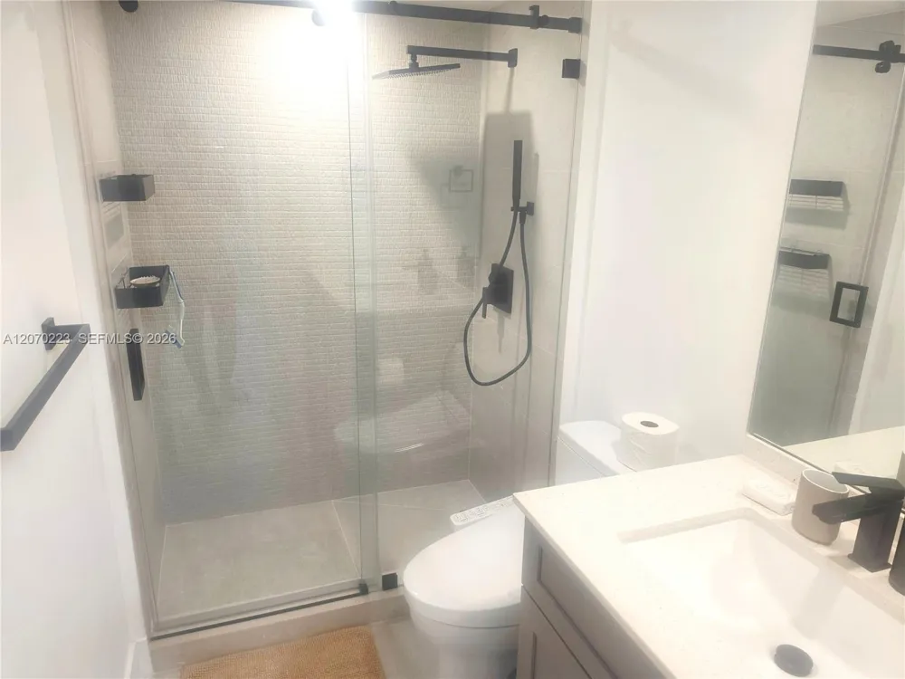 5151 Collins Ave #427 Miami Beach, FL 33140