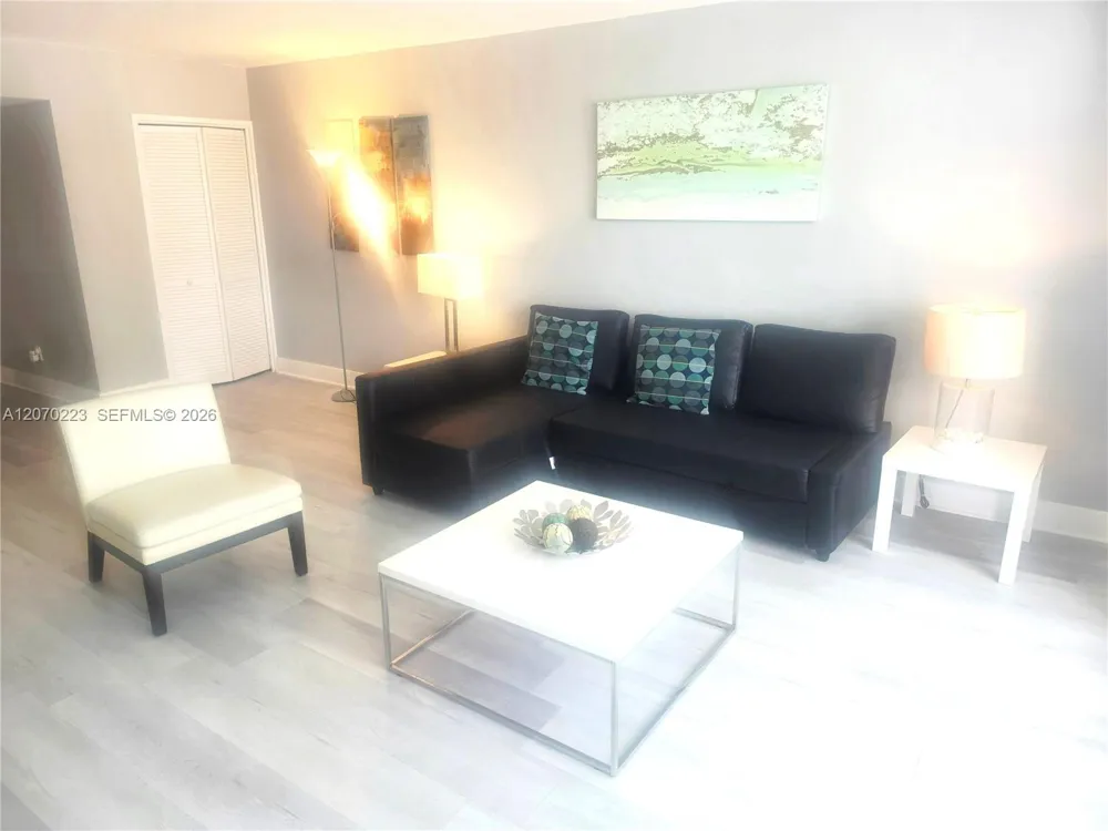 5151 Collins Ave #427 Miami Beach, FL 33140