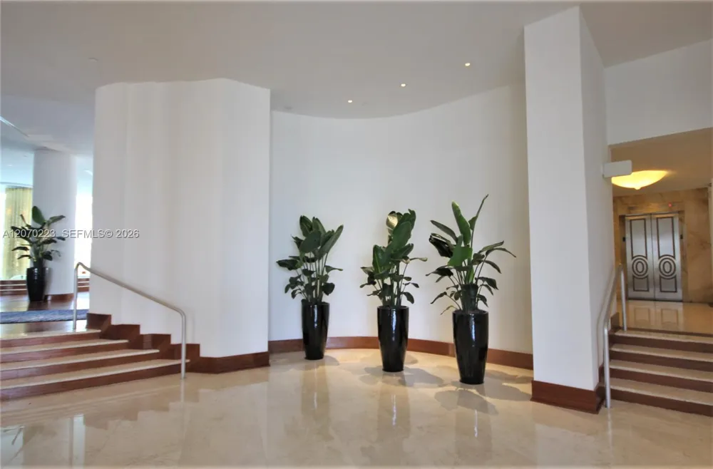 5151 Collins Ave #427 Miami Beach, FL 33140