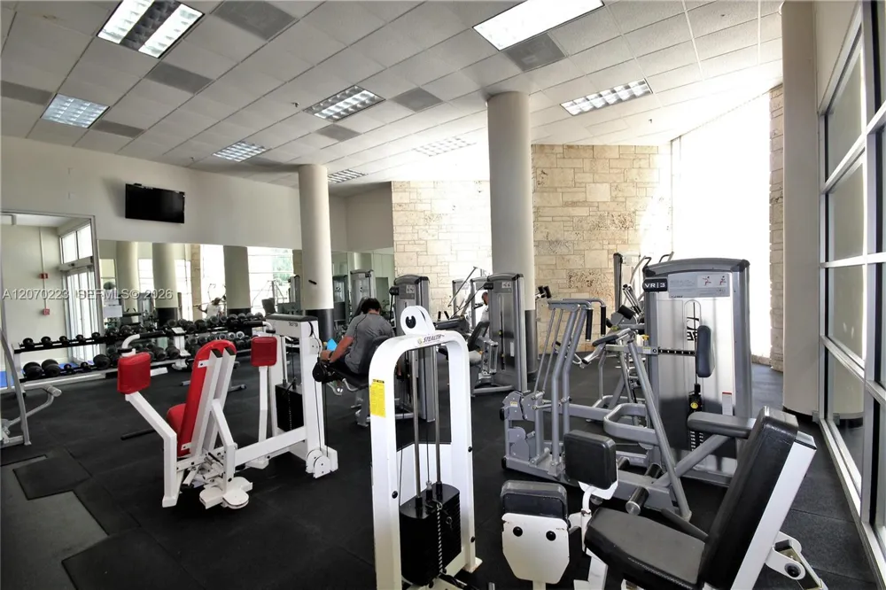 5151 Collins Ave #427 Miami Beach, FL 33140