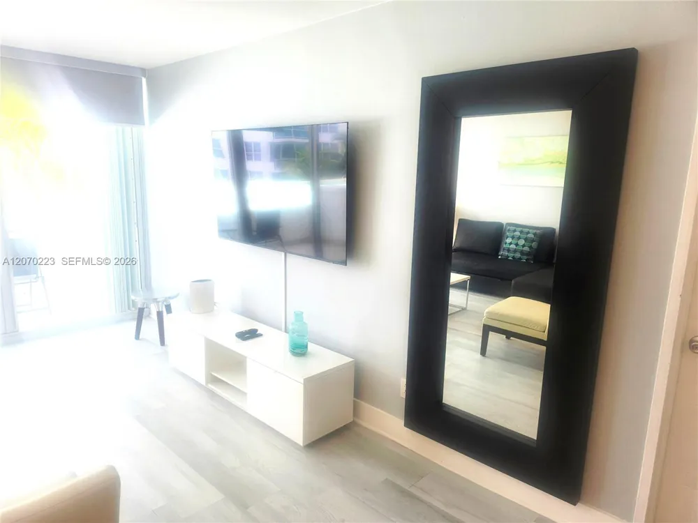 5151 Collins Ave #427 Miami Beach, FL 33140