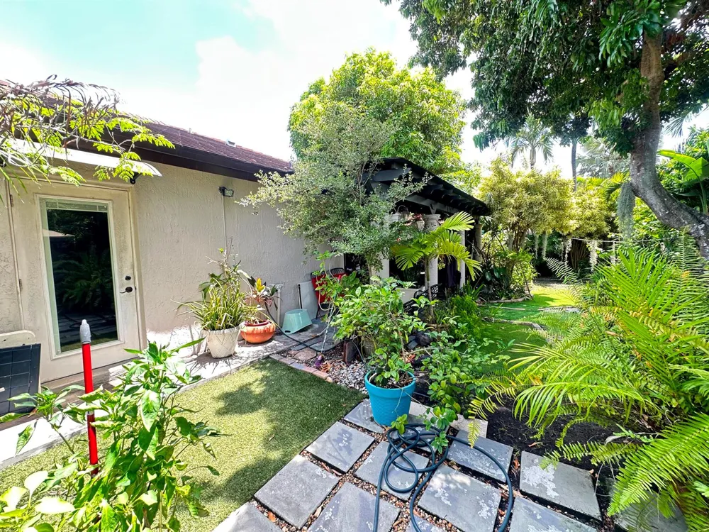 16050 SW 101st Terrace Miami, FL 33196