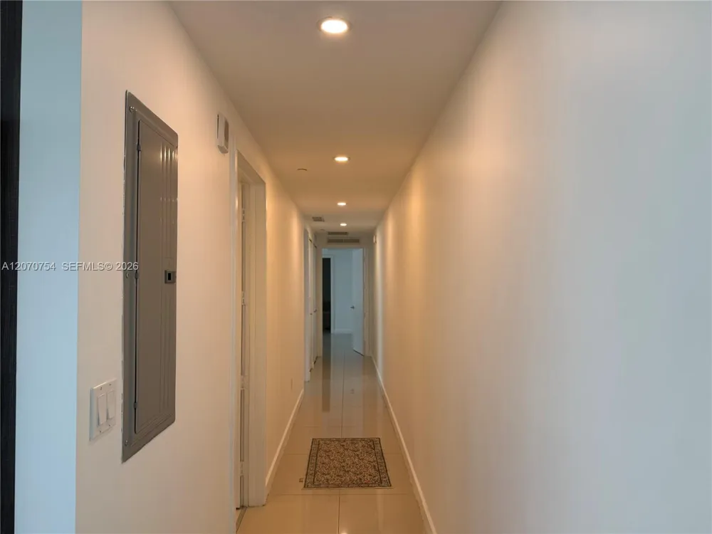 488 NE 18th St #517 Miami, FL 33132