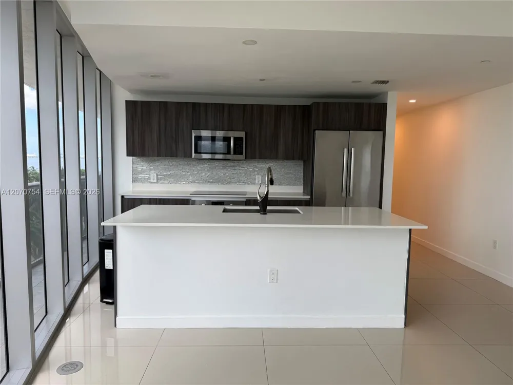 488 NE 18th St #517 Miami, FL 33132
