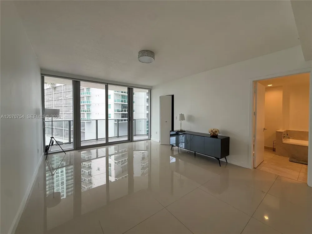 488 NE 18th St #517 Miami, FL 33132