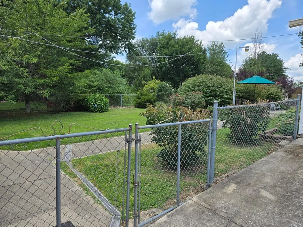 301 McQuade Cir McMinnville, TN 37110
