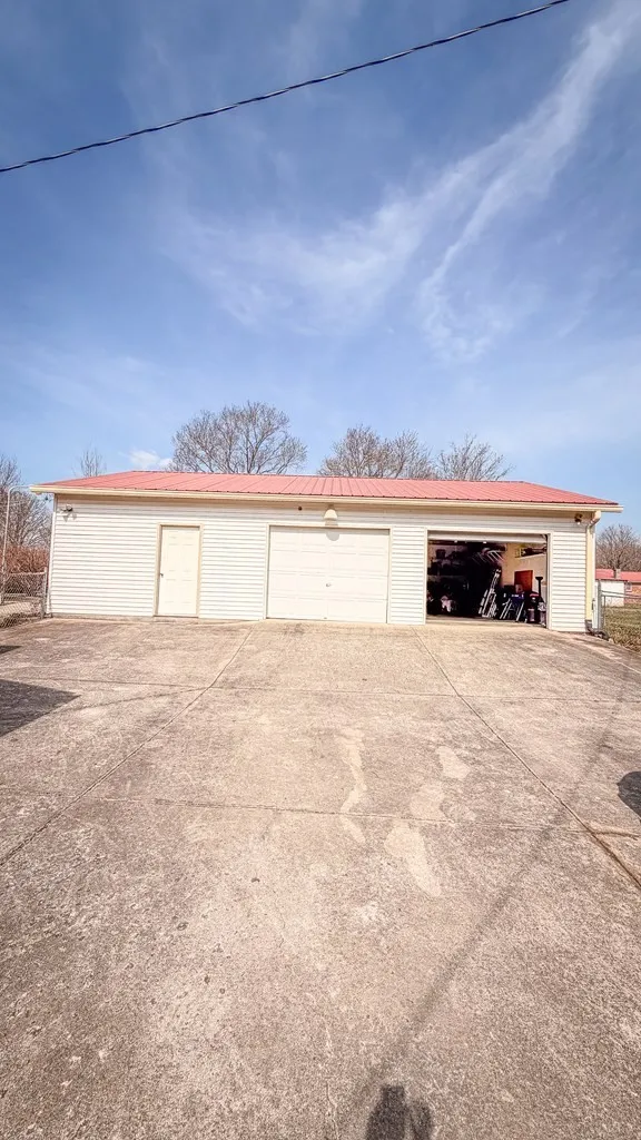 301 McQuade Cir McMinnville, TN 37110
