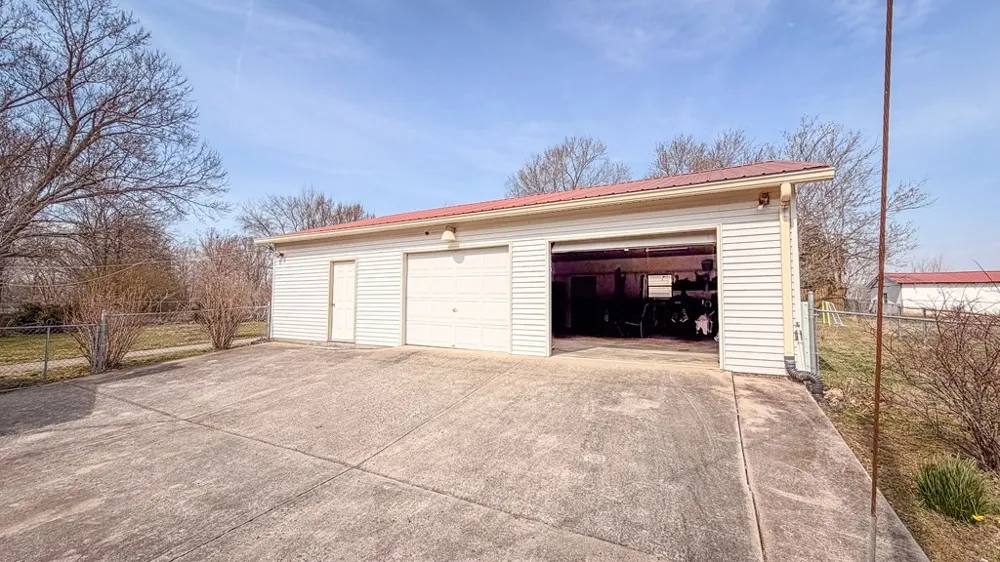 301 McQuade Cir McMinnville, TN 37110
