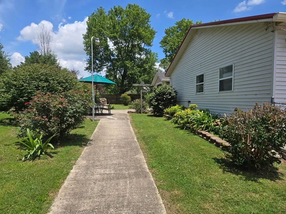 301 McQuade Cir McMinnville, TN 37110
