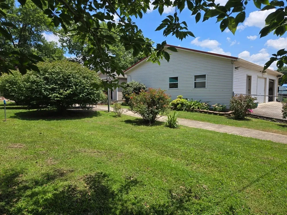 301 McQuade Cir McMinnville, TN 37110