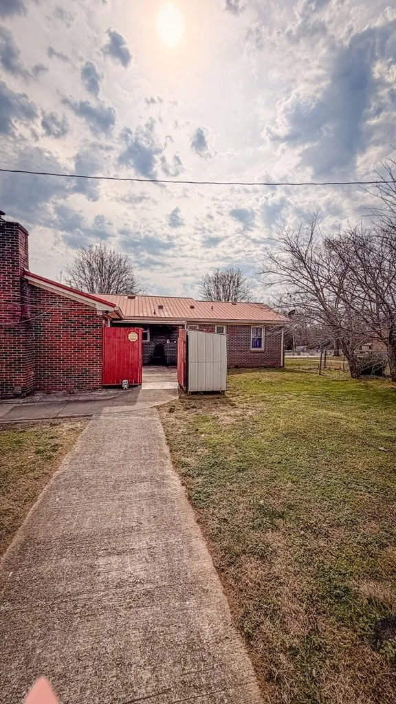 301 McQuade Cir McMinnville, TN 37110