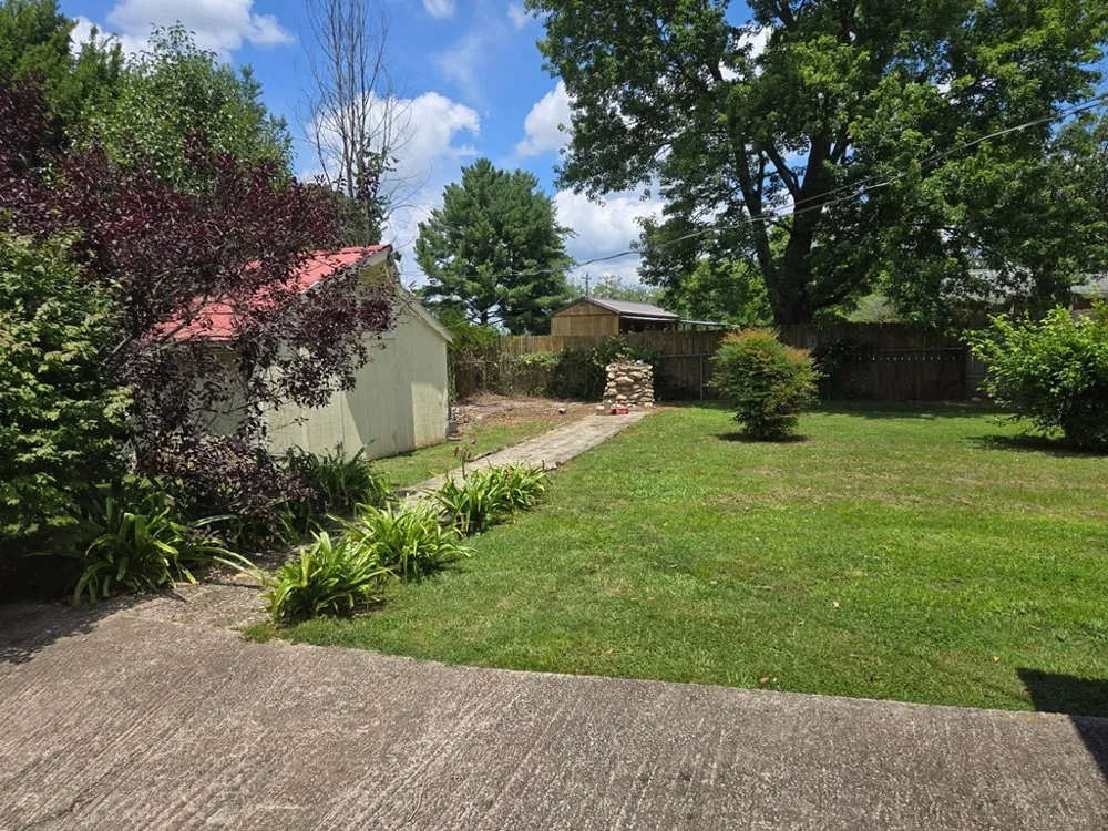 301 McQuade Cir McMinnville, TN 37110