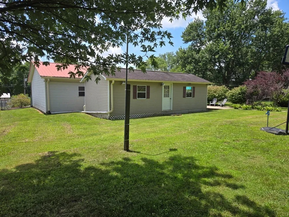 301 McQuade Cir McMinnville, TN 37110