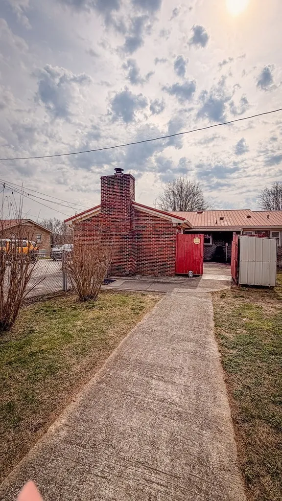 301 McQuade Cir McMinnville, TN 37110