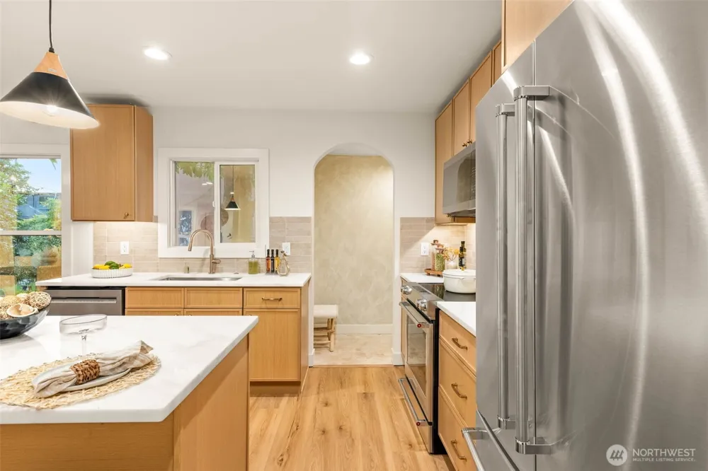 1128 77th Street Seattle, WA 98103
