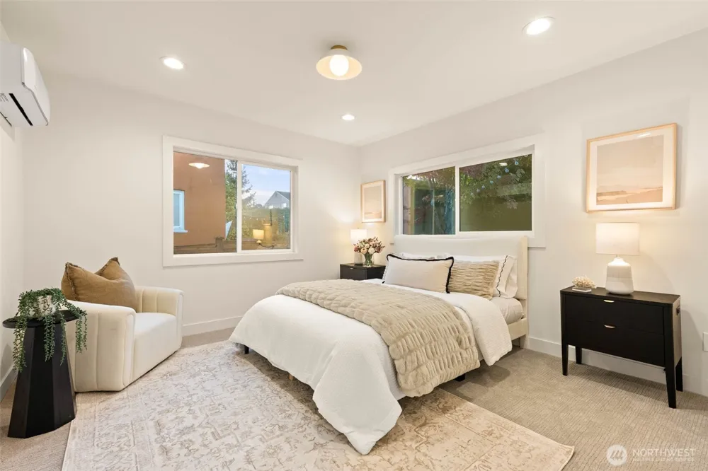 1128 77th Street Seattle, WA 98103