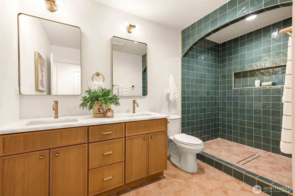 1128 77th Street Seattle, WA 98103