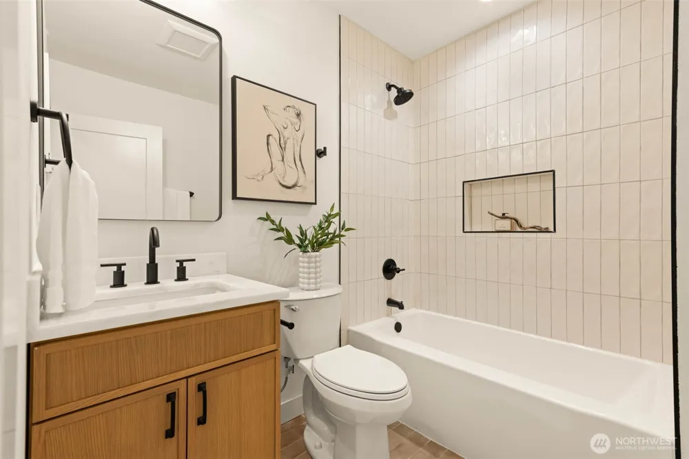 1128 77th Street Seattle, WA 98103