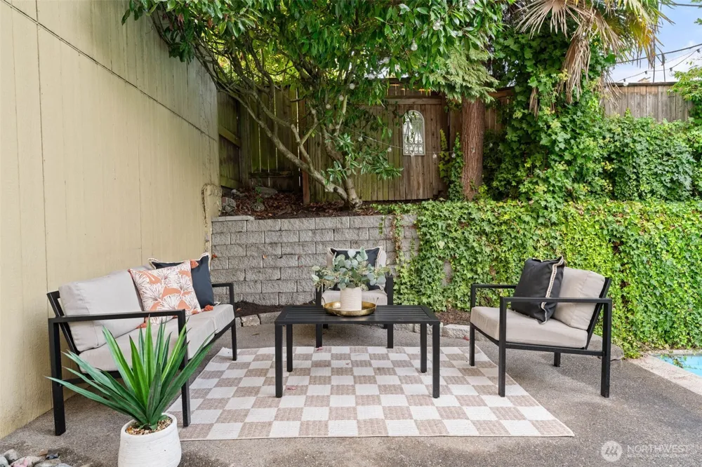 1128 77th Street Seattle, WA 98103