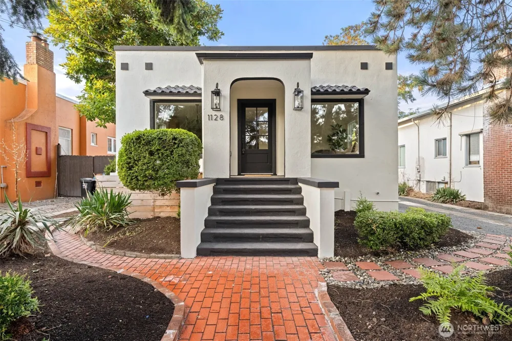 1128 77th Street Seattle, WA 98103