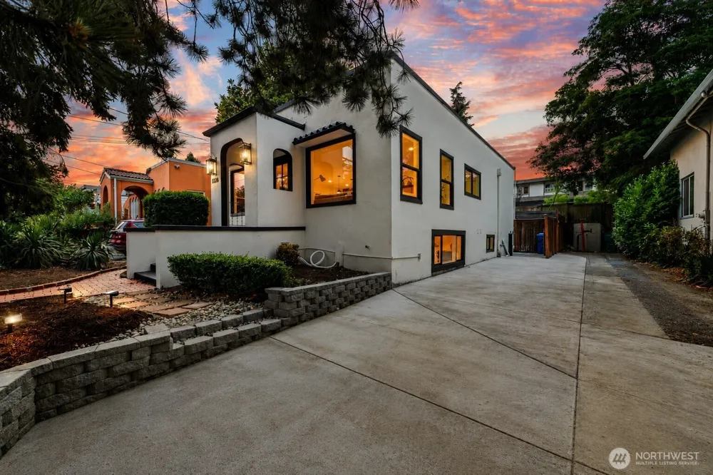 1128 77th Street Seattle, WA 98103