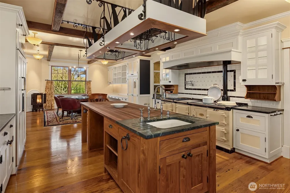 231 River Run Road Sequim, WA 98382