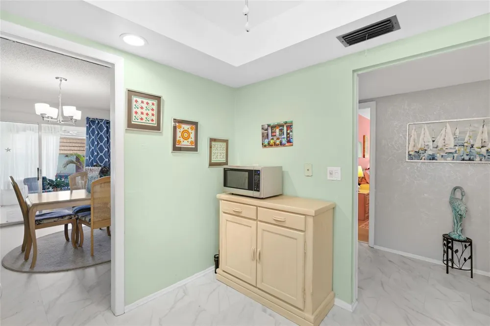 2327 WATERBLUFF PLACE #V315 Sarasota, FL 34231