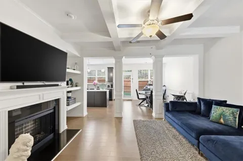 5527 Radford Loop