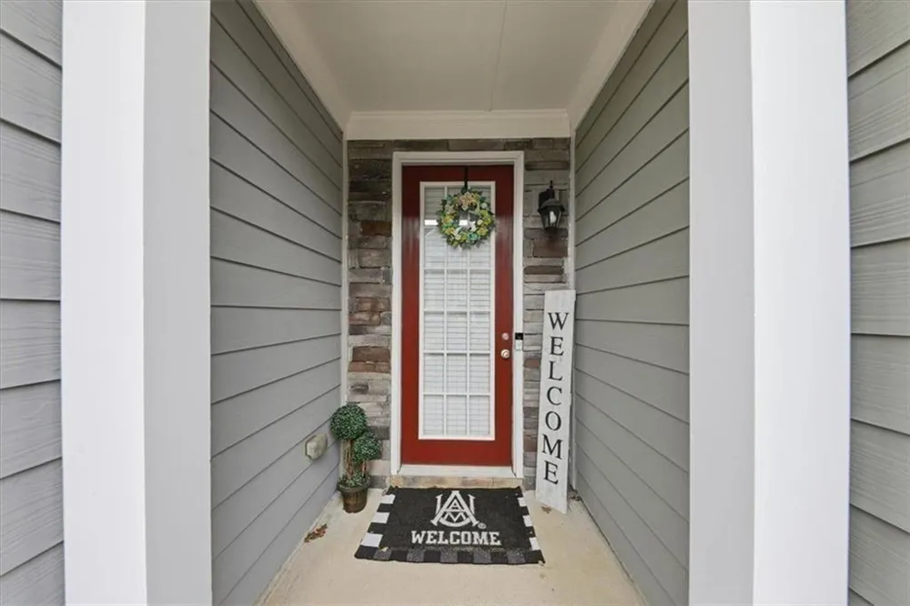 5527 Radford Loop Fairburn, GA 30213