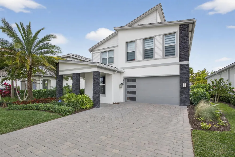 12534 Triumph Lane Palm Beach Gardens, FL 33412