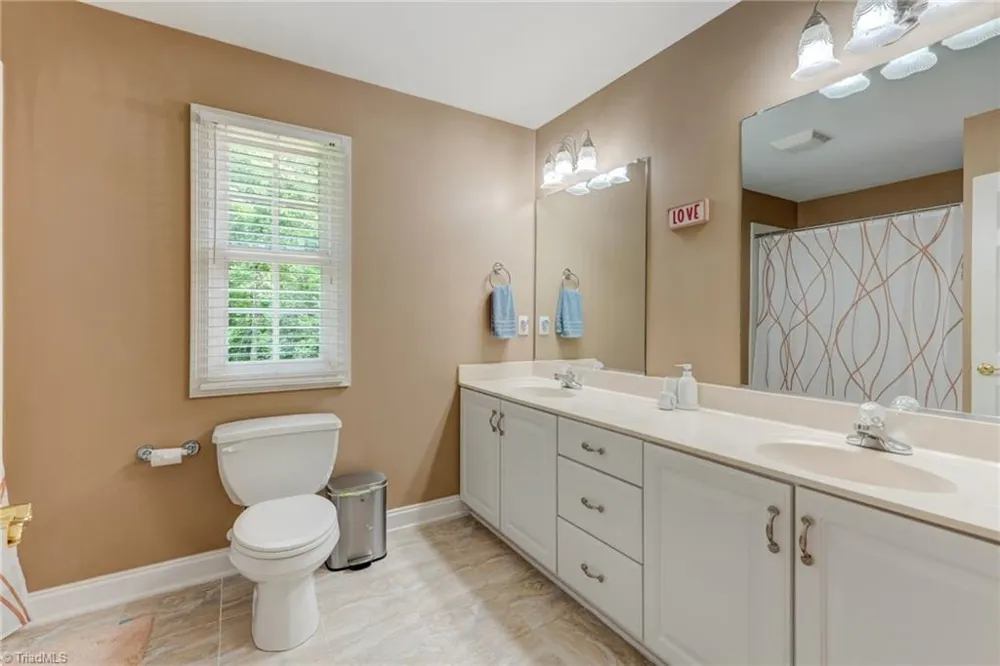 3608 Summit Lakes Drive Browns Summit, NC 27214