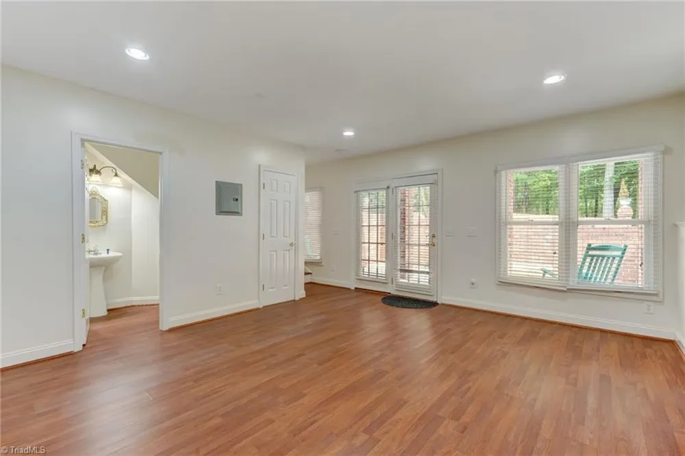 3608 Summit Lakes Drive Browns Summit, NC 27214