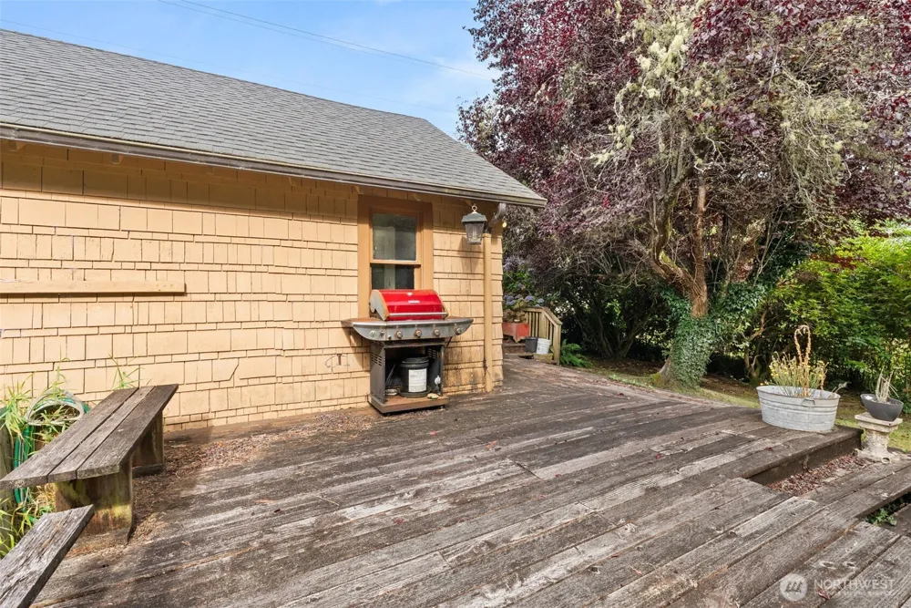 802 S Montesano Street Westport, WA 98595