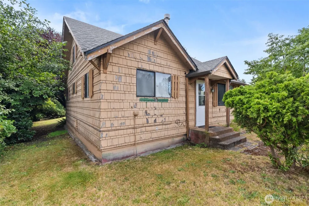 802 S Montesano Street Westport, WA 98595