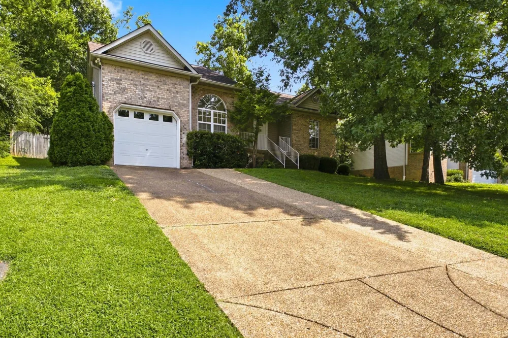 772 Dover Glen Dr Antioch, TN 37013