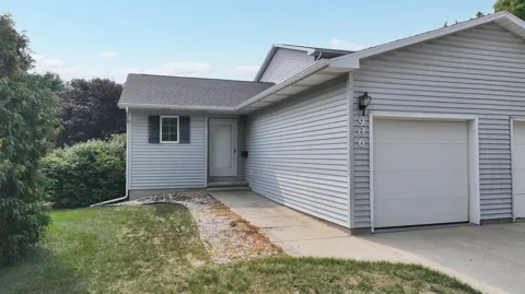 906 S Crapo