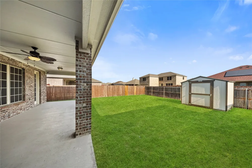 741 Jewelflower Drive DeSoto, TX 75115