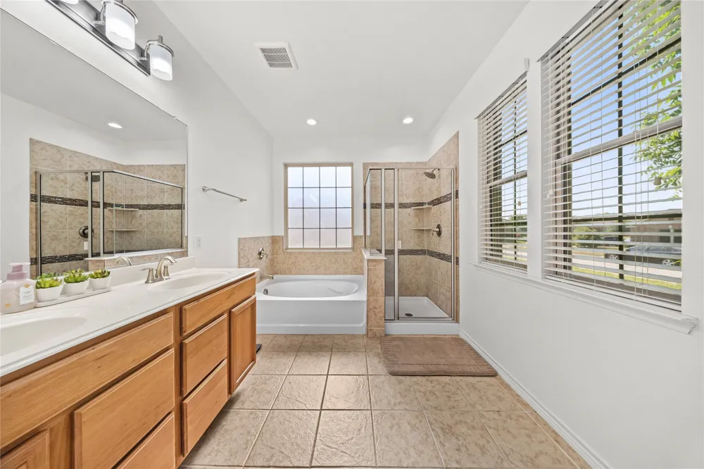 741 Jewelflower Drive DeSoto, TX 75115