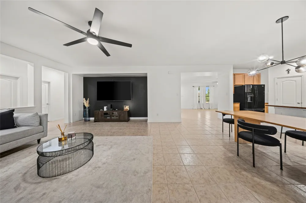 741 Jewelflower Drive DeSoto, TX 75115
