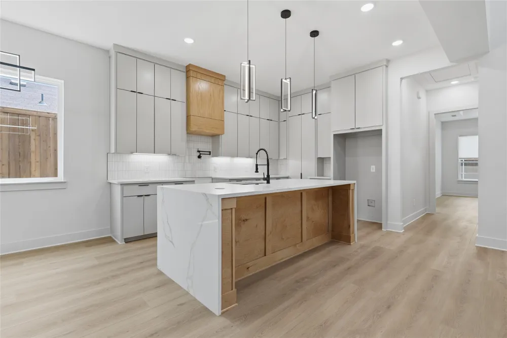 1710 Toronto Street Dallas, TX 75212