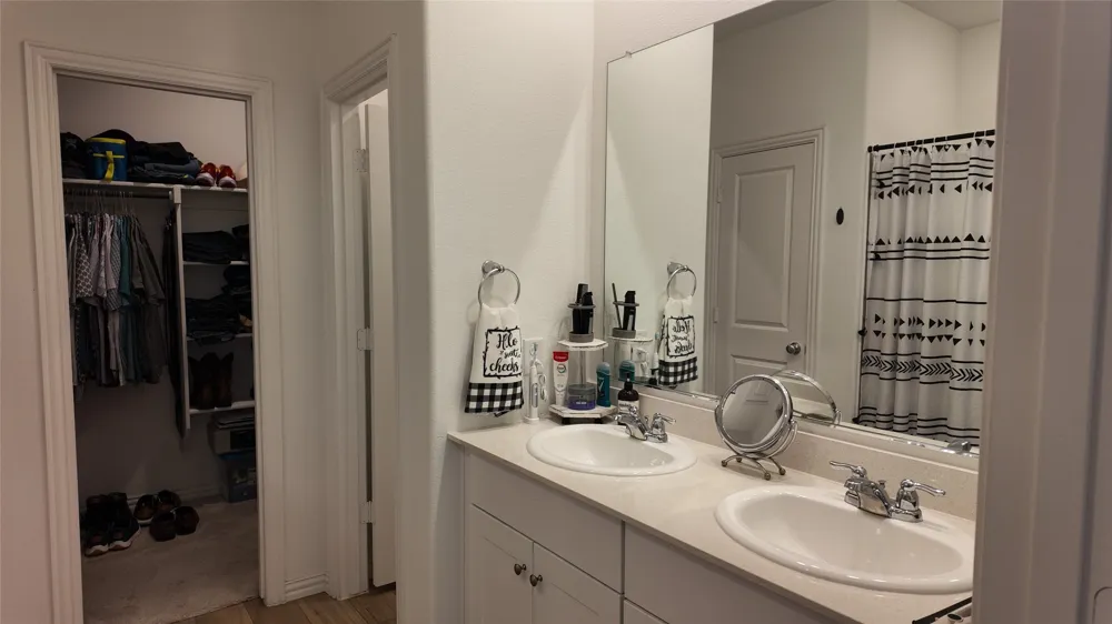 1221 Pistachio Drive Azle, TX 76020