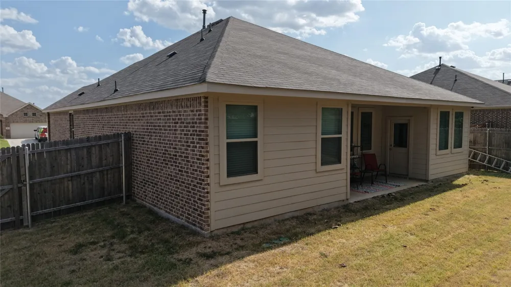 1221 Pistachio Drive Azle, TX 76020