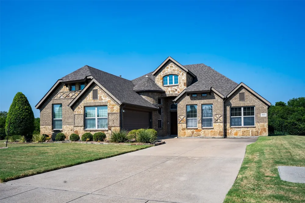 1824 Fair Oaks Lane Royse City, TX 75189
