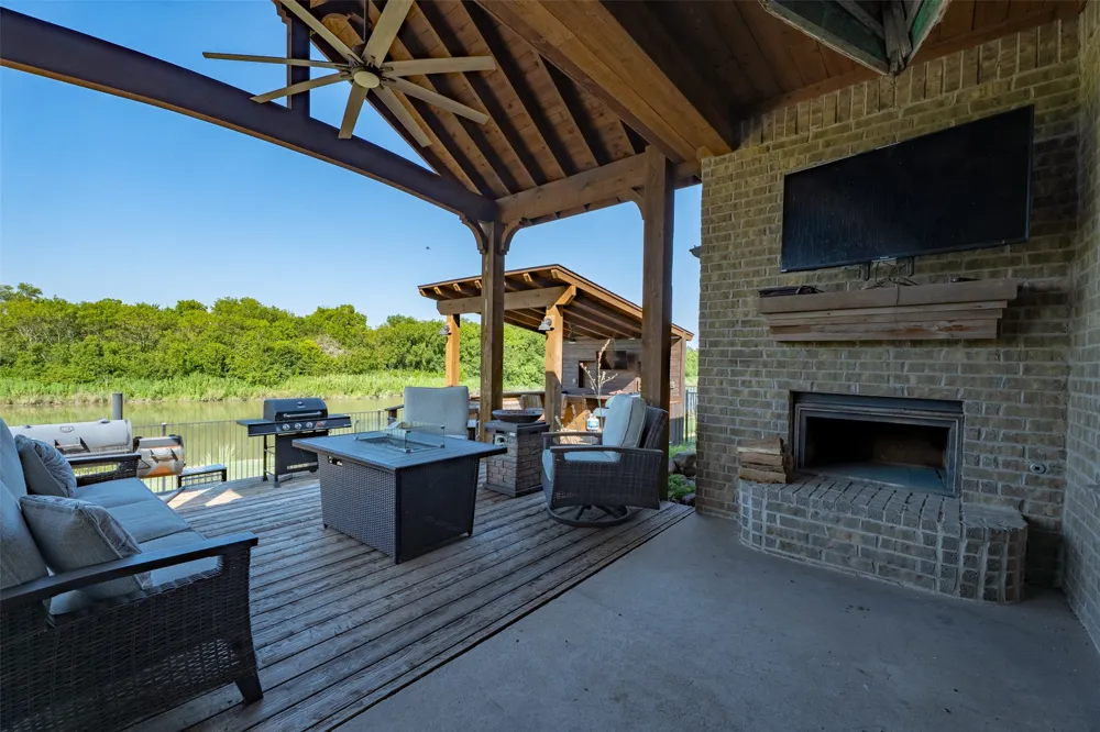 1824 Fair Oaks Lane Royse City, TX 75189
