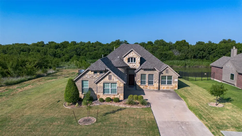 1824 Fair Oaks Lane Royse City, TX 75189