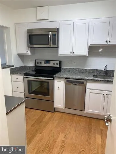 5904 MOUNT EAGLE DRIVE #817 Alexandria, VA 22303