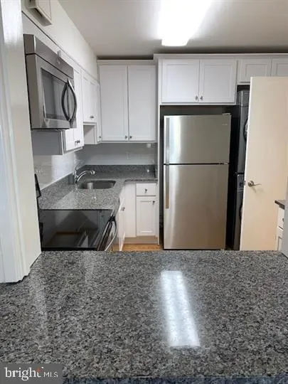 5904 MOUNT EAGLE DRIVE #817 Alexandria, VA 22303